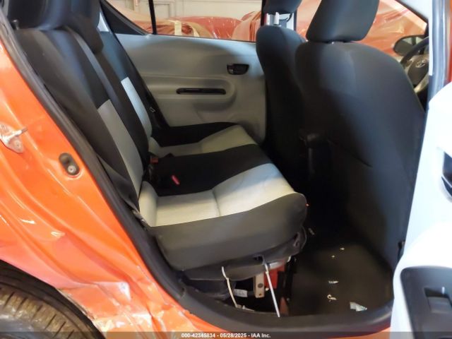 2012 TOYOTA PRIUS C JTDKDTB39C1023250 Photo 7