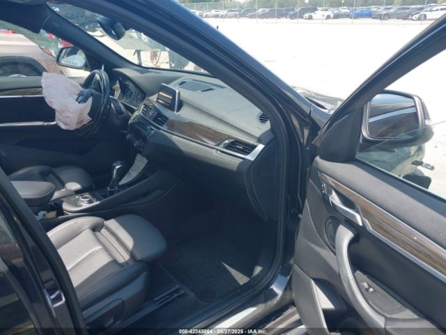 2018 BMW X1 WBXHT3C35J5K27371 Photo 4