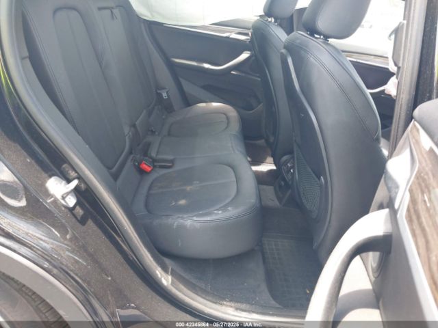 2018 BMW X1 WBXHT3C35J5K27371 Photo 7