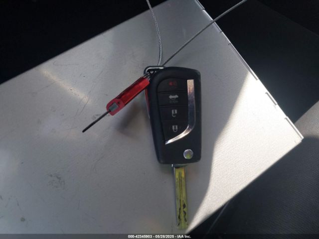 JTDEPRAE2LJ075555 Toyota COROLLA LE