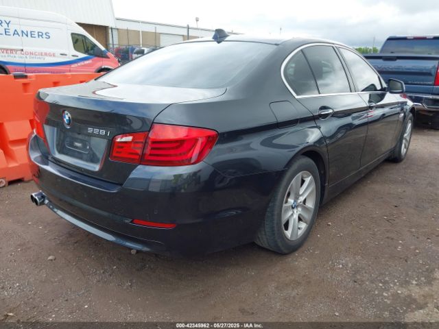 2013 BMW 528I WBAXG5C55DD233219 Photo 3