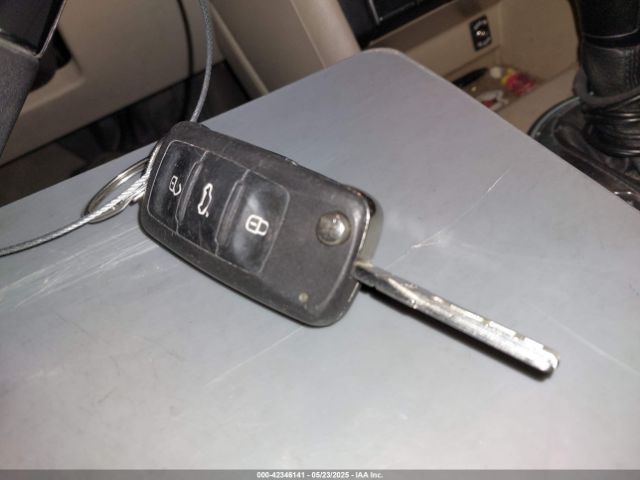 2013 VOLKSWAGEN BEETLE 3VWJP7AT3DM615918 Photo 10