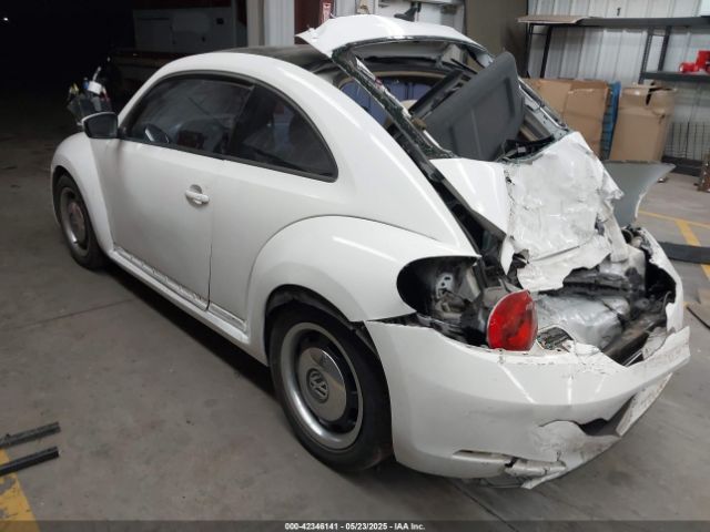 2013 VOLKSWAGEN BEETLE 3VWJP7AT3DM615918 Photo 2