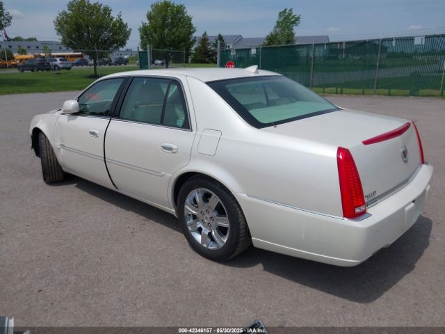 2011 CADILLAC DTS 1G6KP5ES8BU134913 Photo 2