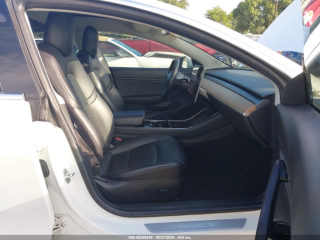 2018 TESLA MODEL 3 5YJ3E1EA5JF006451 Photo 4
