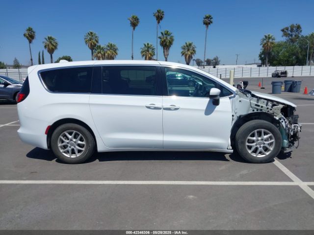2C4RC1CG0HR747841 Chrysler 2017