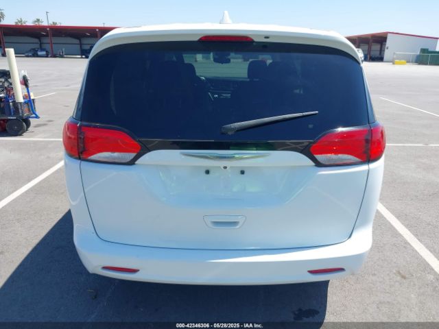 2C4RC1CG0HR747841 Chrysler 2017