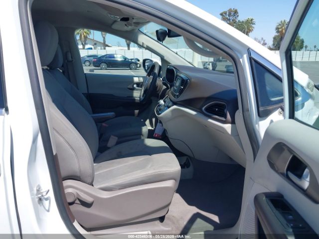 2017 CHRYSLER PACIFICA 2C4RC1CG0HR747841 Photo 4