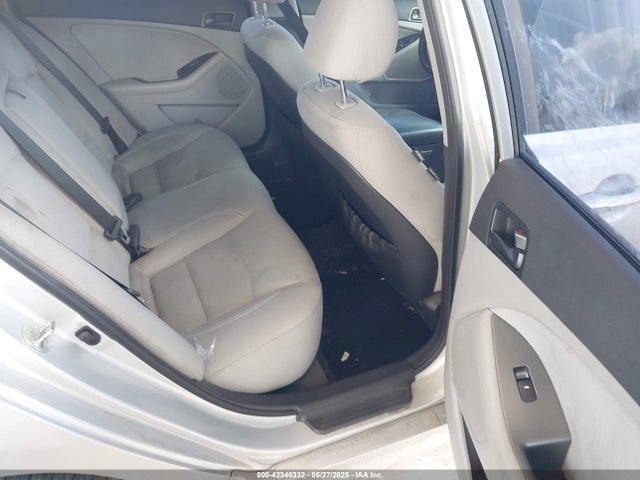 5XXGM4A79EG320493 KIA Optima Lx