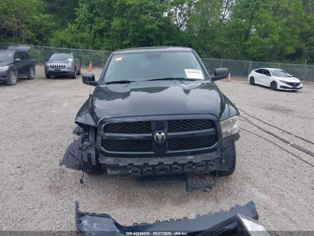 1C6RR7KG9HS686899 RAM 1500 Express  4x4 5'7 Box