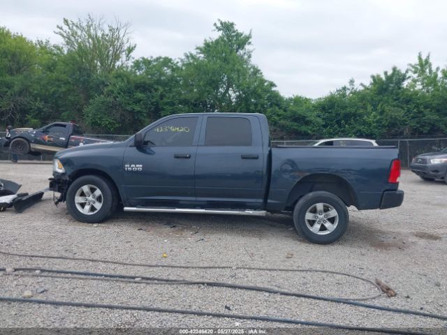1C6RR7KG9HS686899 RAM 1500 Express  4x4 5'7 Box