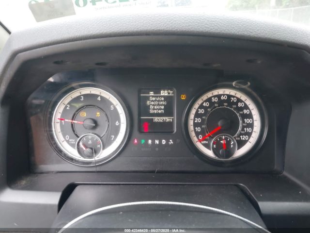1C6RR7KG9HS686899 RAM 1500 Express  4x4 5'7 Box