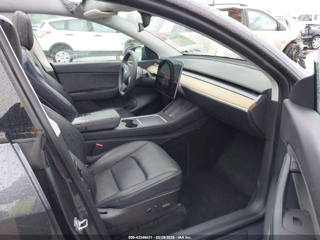 2021 TESLA MODEL Y 5YJYGDEE5MF175295 Photo 4