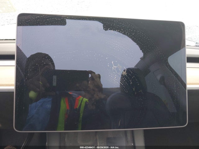 2021 TESLA MODEL Y 5YJYGDEE5MF175295 Photo 6