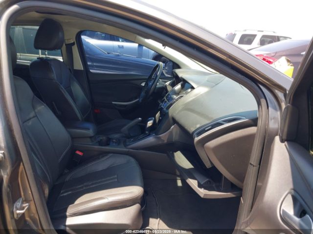 1FADP3N28EL355471 Ford Focus Titanium