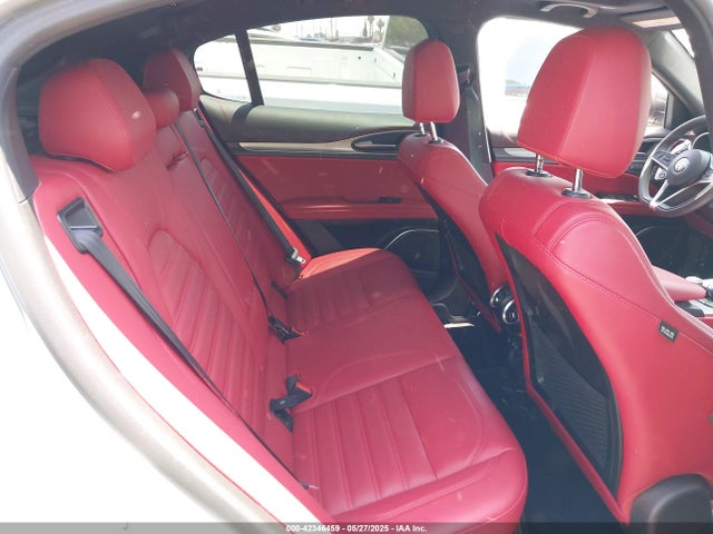 Alfa Romeo 2019 2019 ZASPAKBN8K7C49471 Image 8