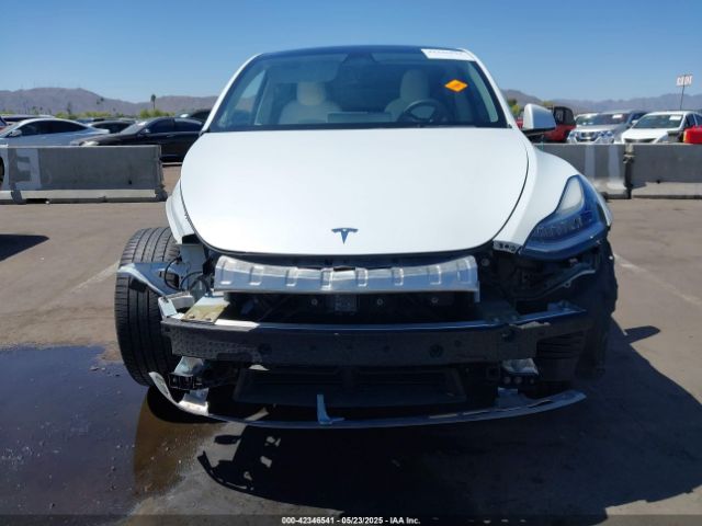 5YJYGDEE9MF158242 Tesla 2021