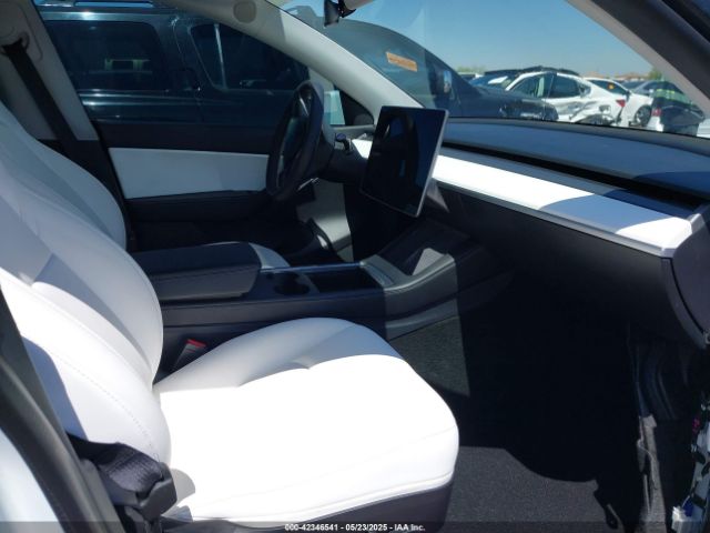 5YJYGDEE9MF158242 Tesla 2021