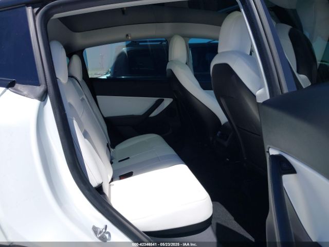 5YJYGDEE9MF158242 Tesla 2021