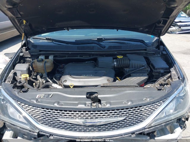 2C4RC1BG6HR576787 Chrysler Pacifica Touring-l