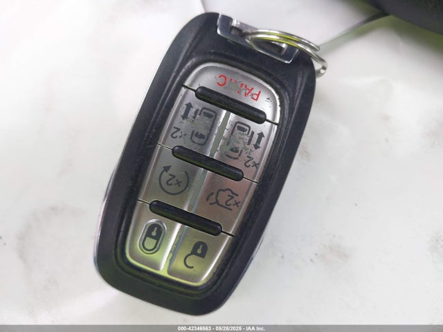 2C4RC1BG6HR576787 Chrysler Pacifica Touring-l