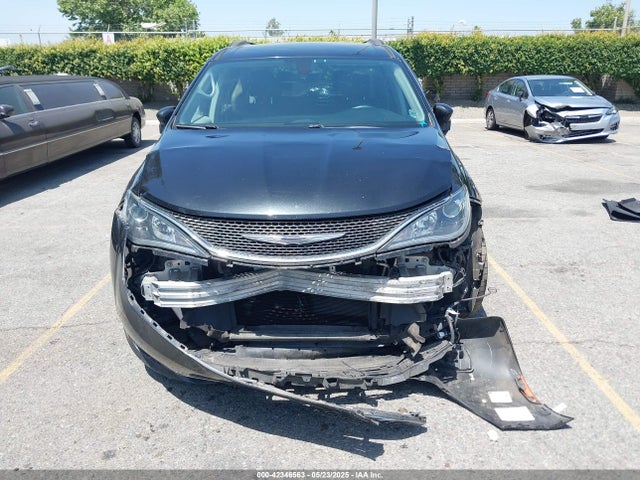 2C4RC1BG6HR576787 Chrysler Pacifica Touring-l