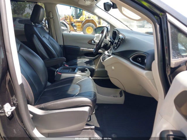 2C4RC1BG6HR576787 Chrysler Pacifica Touring-l