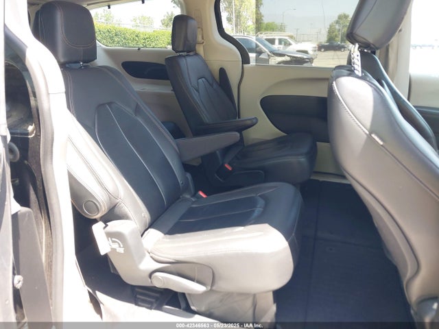 2C4RC1BG6HR576787 Chrysler Pacifica Touring-l