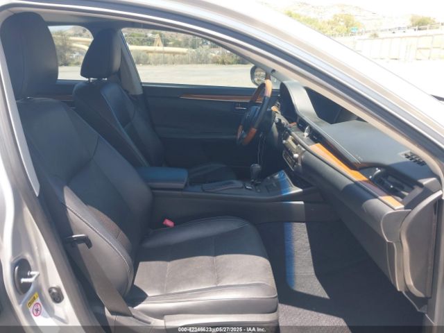 JTHBW1GG1E2068009 Lexus ES 300H