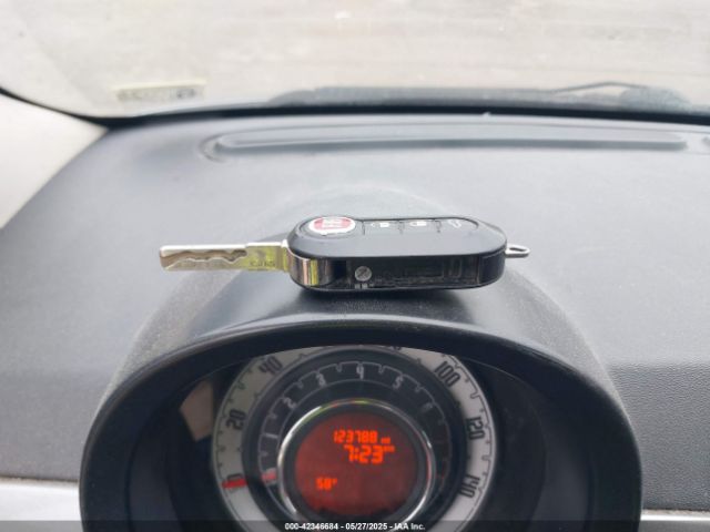 2015 FIAT 500 3C3CFFAR0FT561892 Photo 10