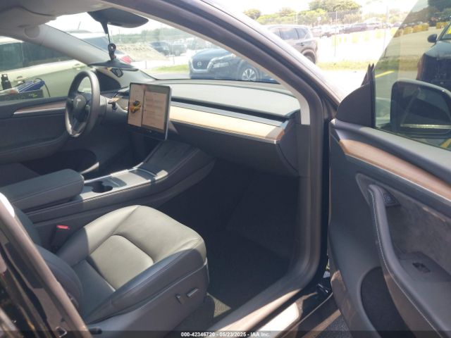 2025 TESLA MODEL Y 7SAYGDEE6SA350229 Photo 4