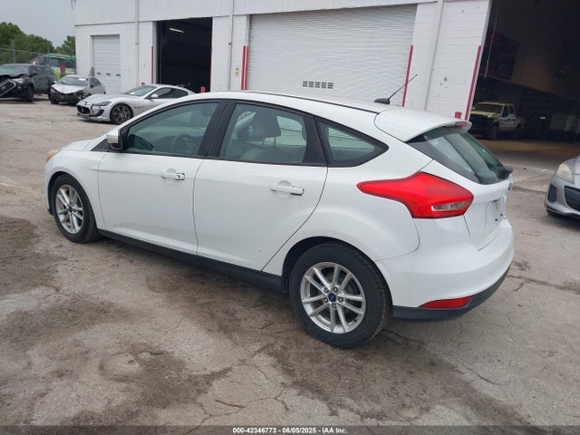Ford FOCUS SE 2016 1FADP3K27GL219629 Image 3
