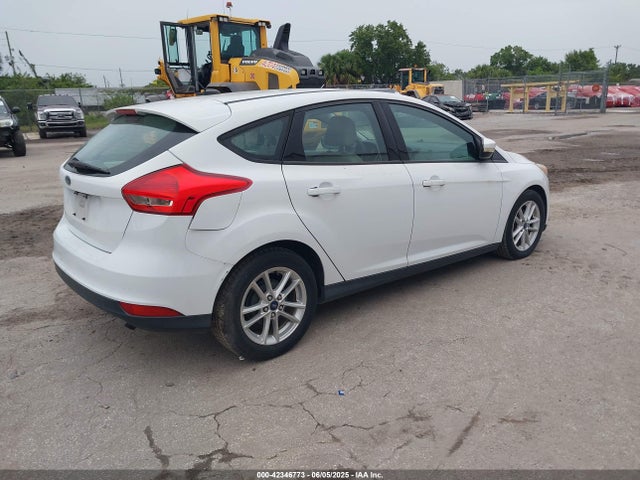 Ford FOCUS SE 2016 1FADP3K27GL219629 Image 4