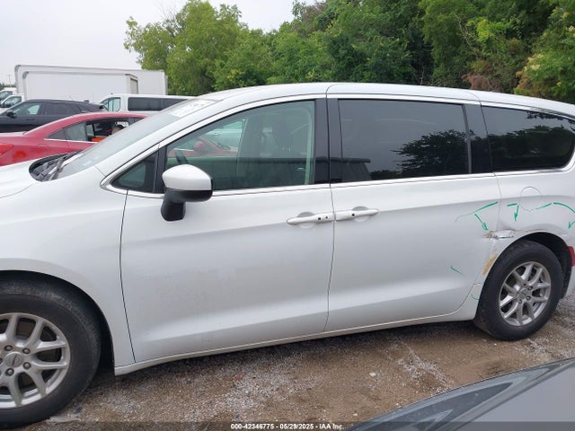 Chrysler Voyager Lx 2023 2C4RC1CG1PR516123 Image 14