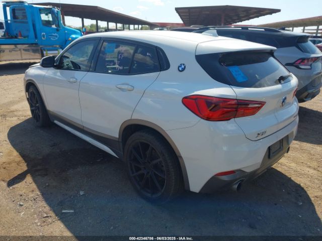 2018 BMW X2 WBXYJ5C34JEF69883 Photo 2