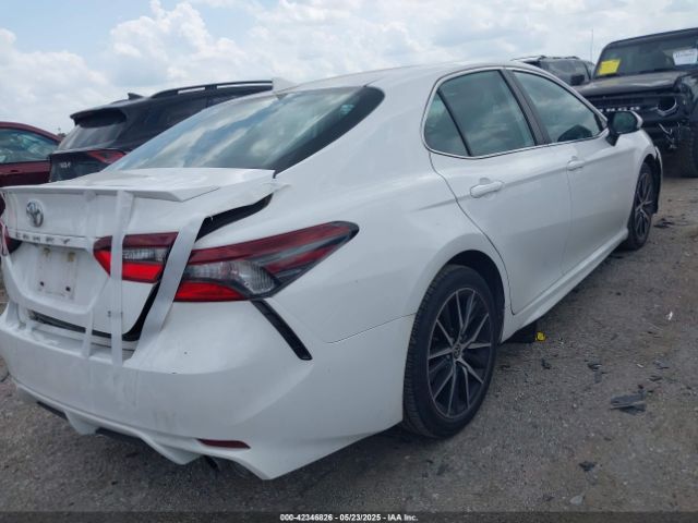 2021 TOYOTA CAMRY 4T1G11AK8MU571957 Photo 3