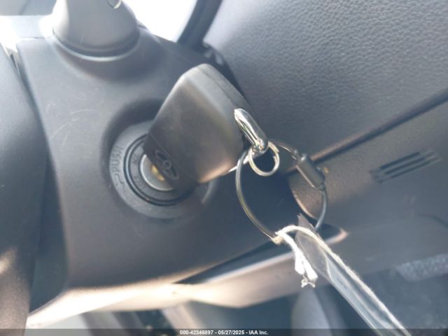5YFB4MDE8SP285503 Toyota COROLLA LE
