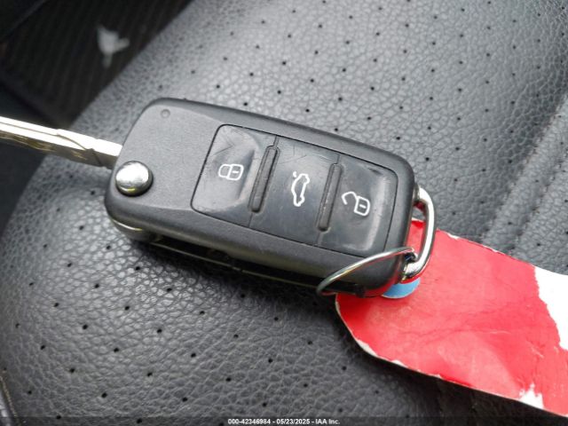 1VWAT7A31EC117263 Volkswagen Passat 1.8t Wolfsburg Edition