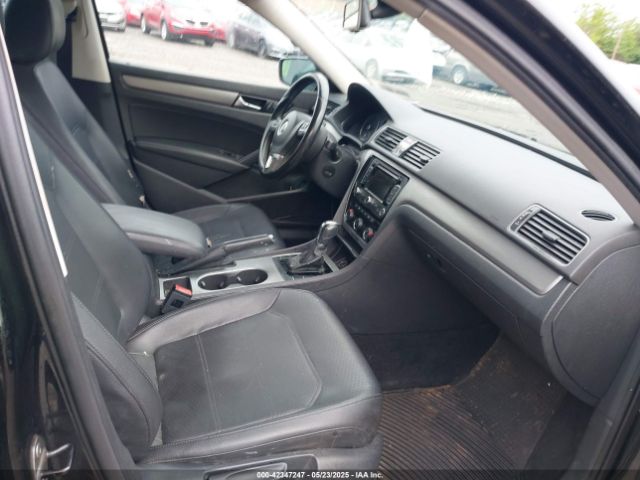 1VWBT7A38EC037432 Volkswagen Passat 1.8t Se