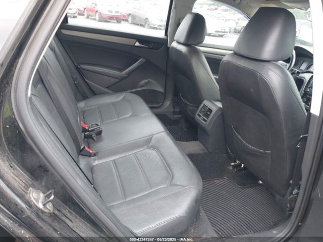 1VWBT7A38EC037432 Volkswagen Passat 1.8t Se