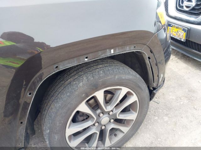 1C4RJFCG8HC805352 Jeep Grand Cherokee Overland 4x4