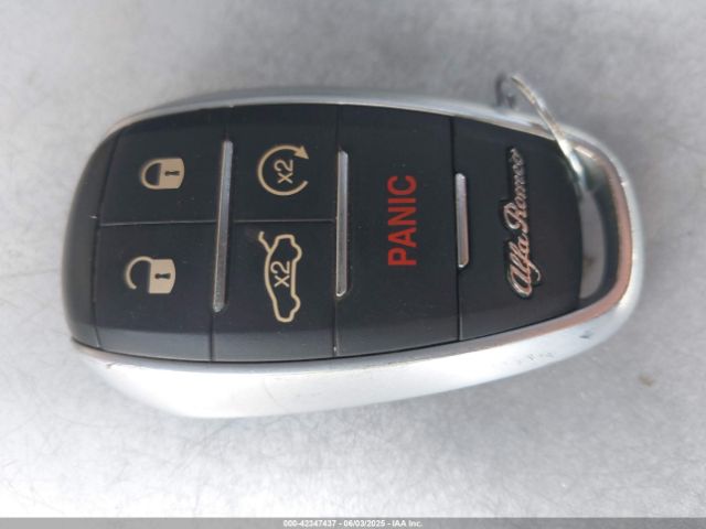 2019 ALFA ROMEO GIULIA ZARFAMBN5K7608927 Photo 10