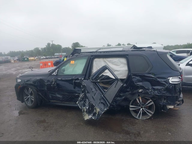 5UXCW2C55KLB43740 BMW X7