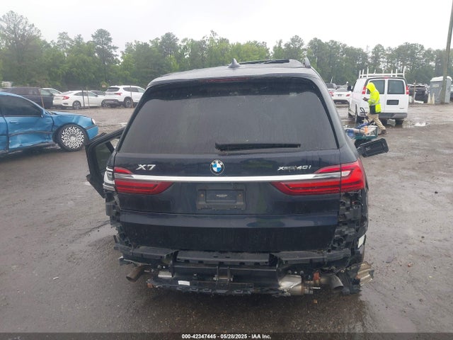 5UXCW2C55KLB43740 BMW X7