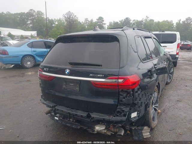 5UXCW2C55KLB43740 BMW X7