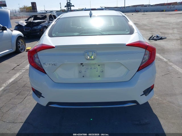 Honda l15b7 2021 19XFC1F73ME202145 Image 16