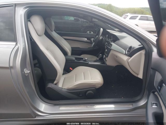 2012 MERCEDES-BENZ C 250 WDDGJ4HB5CF745892 Photo 4