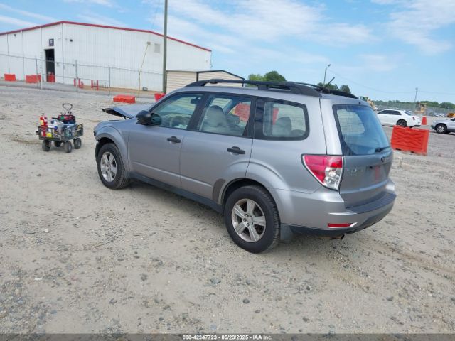 2011 SUBARU FORESTER JF2SHBBC7BH713665 Photo 2