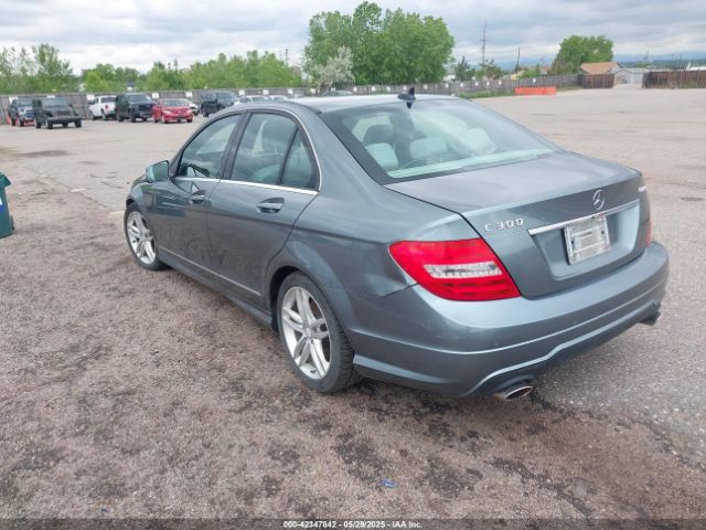 2012 MERCEDES-BENZ C 300 WDDGF8BB6CA697821 Photo 2