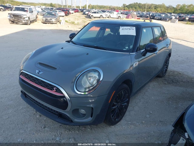 Mini Clubman Cooper S 2017 WMWLN9C33H2E49598 Image 2